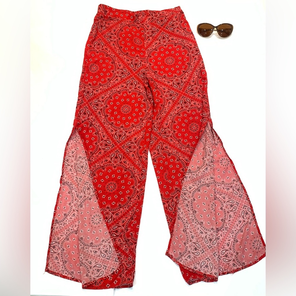 Forever 21 Bandana / Paisley Print Flair Pants